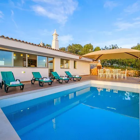 Villa In Alte With Infinity Pool & Hills View * 阿尔特