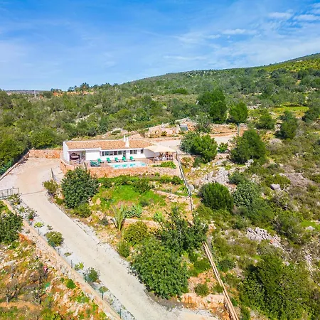 Villa In Alte With Infinity Pool & Hills View * 阿尔特