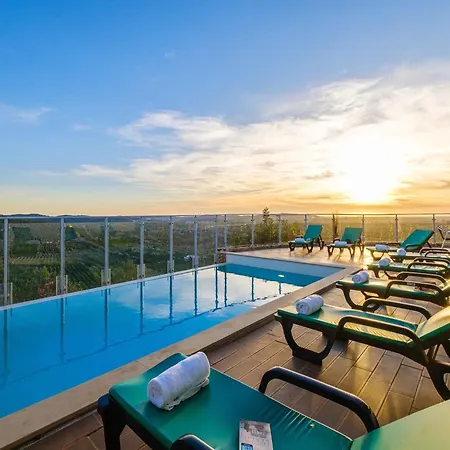 Villa In Alte With Infinity Pool & Hills View * Alte
